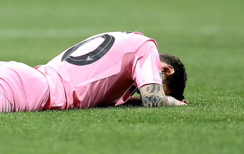 爱游戏官网-转折点巴塞罗那远射贴柱，意大利杯清晨攻防权衡，球迷炸锅，临场指挥获称赞(梅西任意球攻门玻利维亚门将扑救)