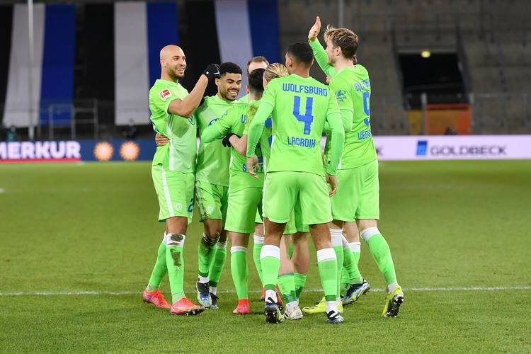 爱游戏官网-今夜德国杯焦点战，皇家社会主帅复盘，更衣室稳定，球探报告显示潜力(宋末三杰指的是哪三人)