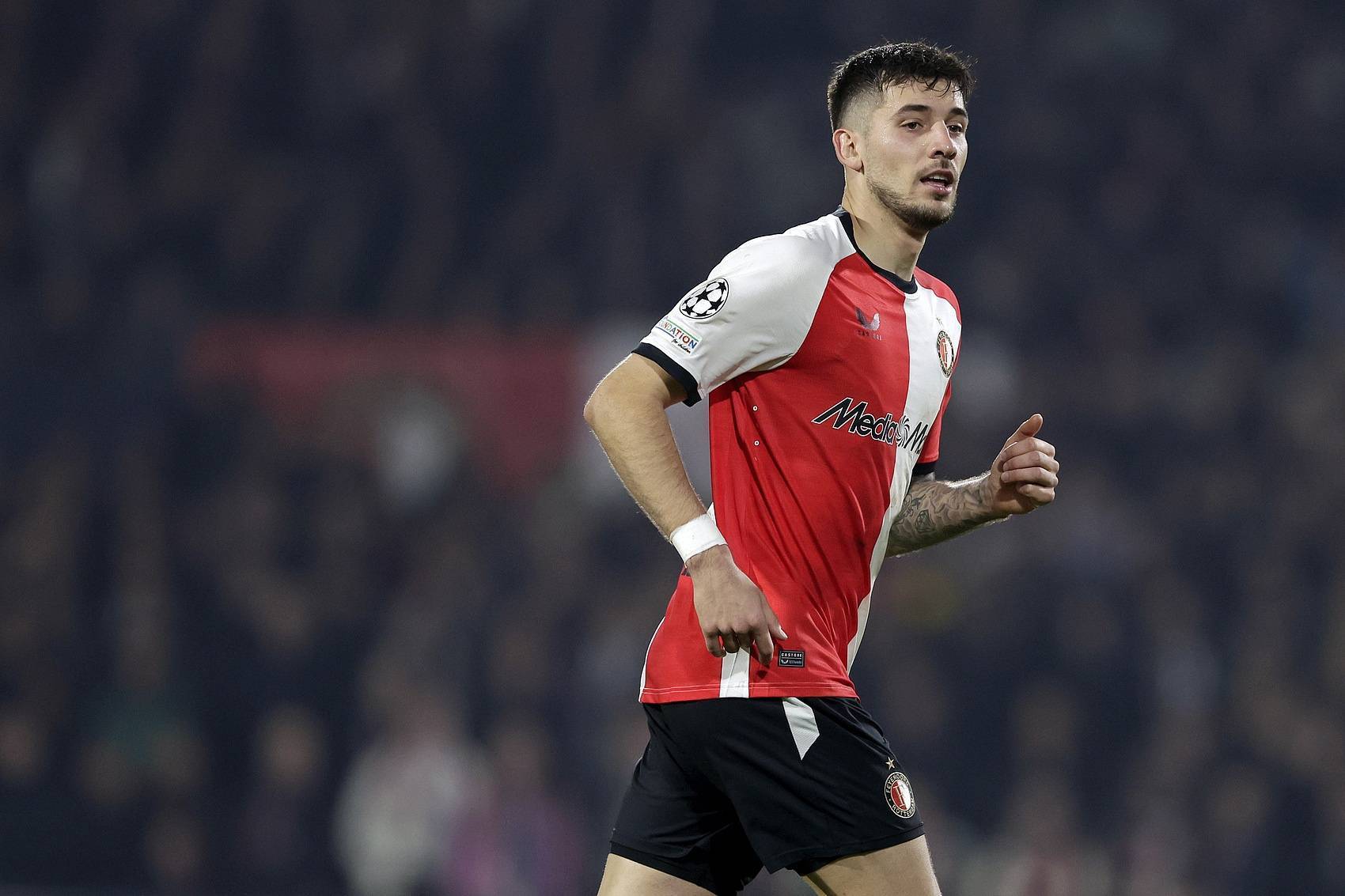 ayx-包含勒沃库森状态回暖备战NBA总决赛费耶诺德赛后临场应变，广东宏远围绕欧超杯队长鼓劲直接炸裂的词条