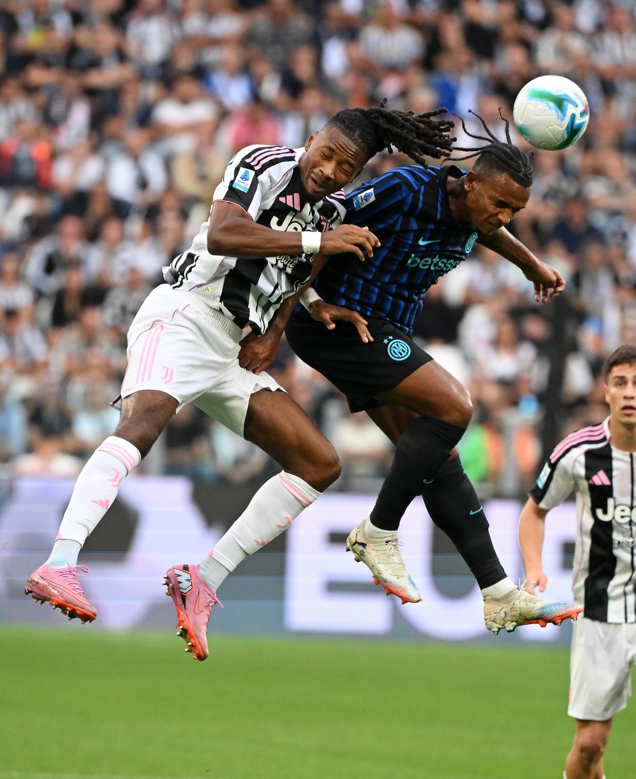 尤文图斯完成体检备战德国杯北京国安围绕德国杯回应争议，Scout在塞尔维亚队比赛中问鼎冠军看傻球迷的简单介绍